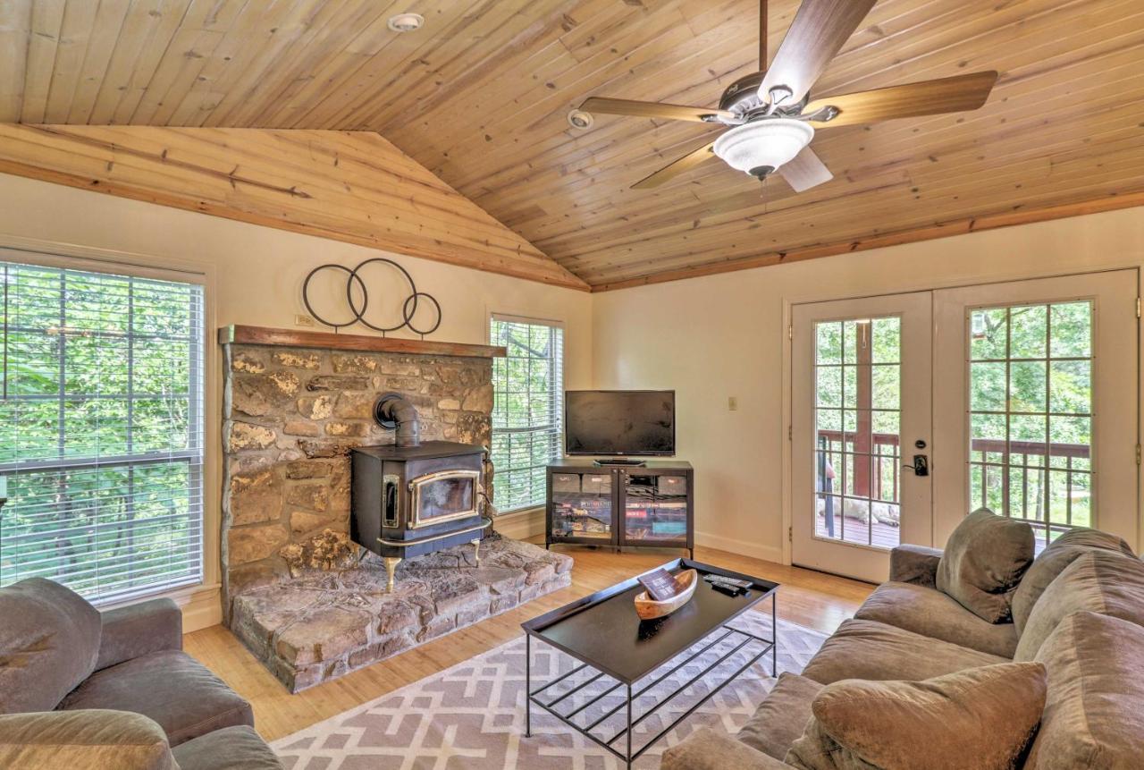 Creekside Hideaway With Fire Pit And Creek Access! Villa Mountain View Dış mekan fotoğraf